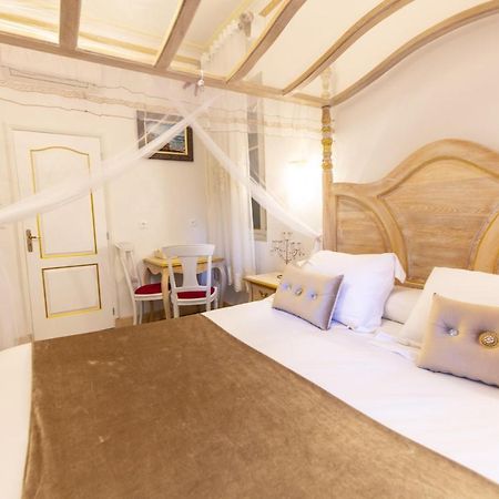 Chambre A Baldaquin Maison De L'Eglise Du Couvent นาร์บอนน์ ภายนอก รูปภาพ
