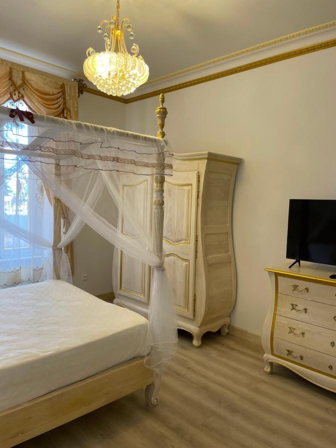 Chambre A Baldaquin Maison De L'Eglise Du Couvent นาร์บอนน์ ภายนอก รูปภาพ